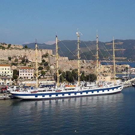 B & B La Terrazza Sul Mare Portoferraio Kültér fotó