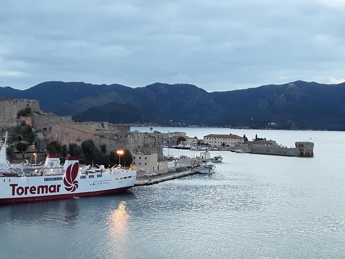 B & B La Terrazza Sul Mare Portoferraio Kültér fotó